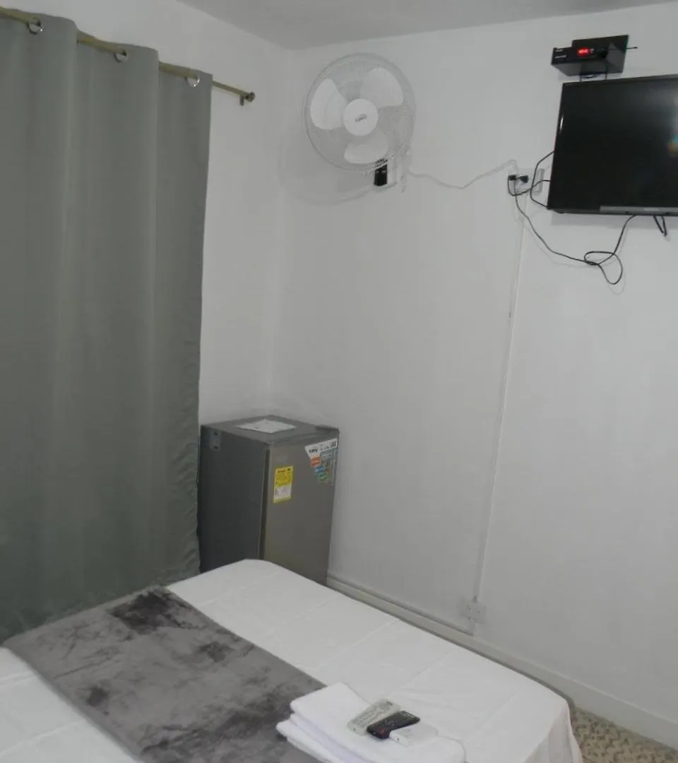 Hospedaje'S He 卡利 民宿
